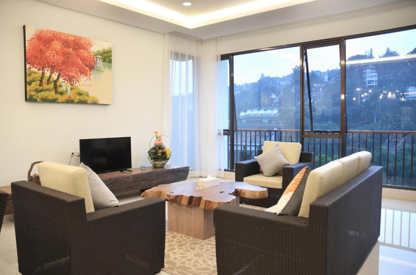 Narwastu Hill View Villa 6 Bedrooms With A Private Swimming Pool バンドゥン エクステリア 写真